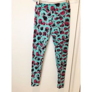 •LuLaRoe Green and Red Circle Design Leggings•